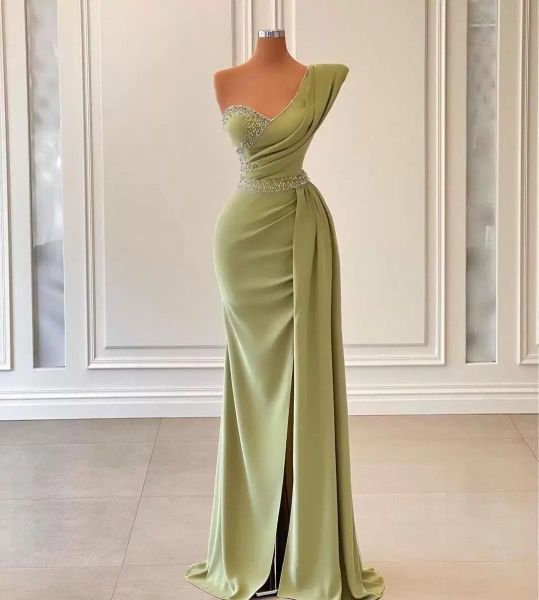 Salbeigrünes One-Shoulder-Meerjungfrau-Abendkleid, elegantes, mit Perlen besetztes, gerafftes Abschlussball-Party-formales Kleid mit langer Robe