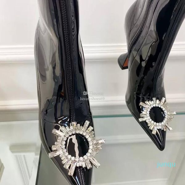 Botas de tornozelo de moda Designer preto botas pontuais de ponta mulher Botas de calcanhar de ferradura Radiant Crystal Buckle Setin Winter Wedding Party Shoes