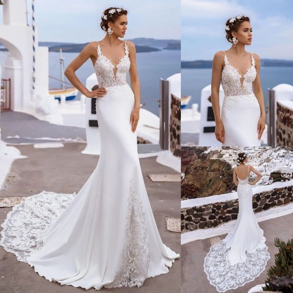 Splendidi abiti da sposa in pizzo a sirena Abiti da sposa senza schienale Sheer Scollo profondo Appliqued Sweep Train Vestido De Novia