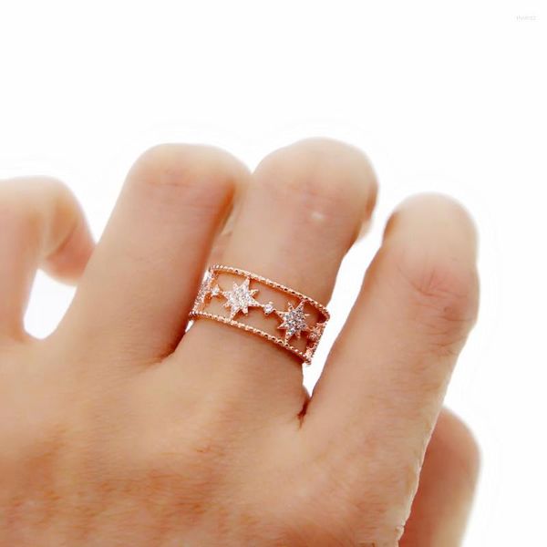 Hochzeit Ringe Zarte Klassische Blume Aushöhlung Handwerk Rose Gold Farbe Offenen Ring Mode Party Schmuck Geschenke Passen Frauen Finger