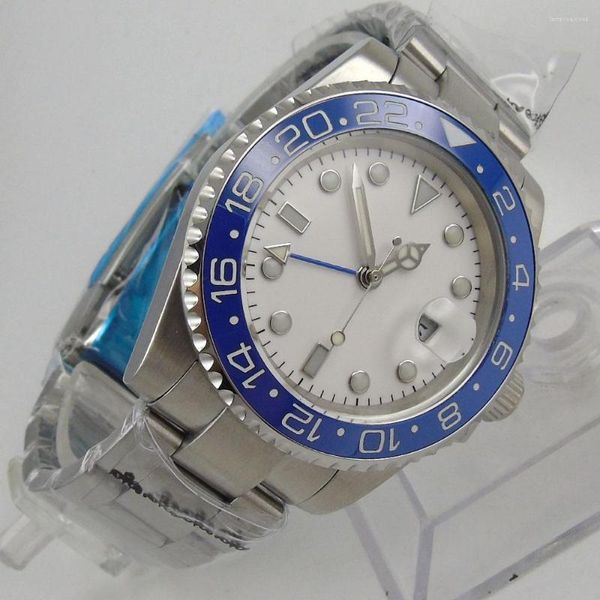 Armbanduhren 40 mm steriles weißes Zifferblatt, Saphirglas, Datum, blaue Keramiklünette, Stahlarmband, GMT-Automatikwerk, Herrenuhr