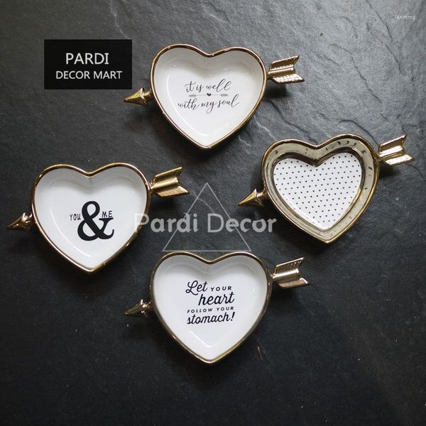 Placas douradas de seta do cupido em forma de coração/ jóias de jóias de namorado/ placa de sobremesa de decoração 1pc/ lote
