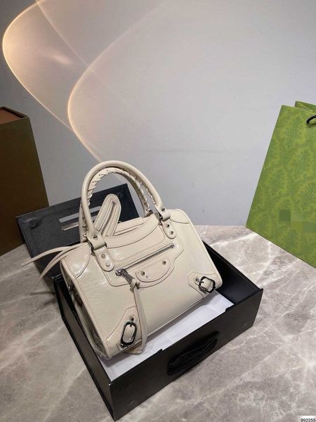 Kadın lüks tasarımcı çanta yeni moda kişilik küçük taze tek omuz messenger çanta hediye kutusu fabrika düşük fiyat doğrudan satış