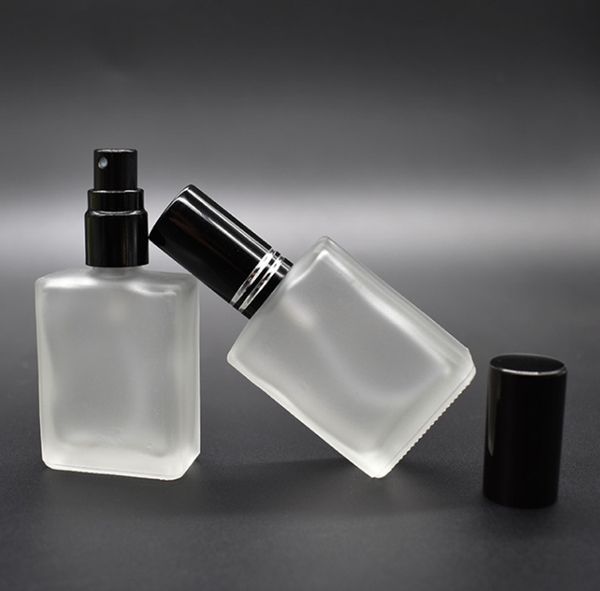 100 stücke 15 ml Platz Dunkelblau Flache Spray Flasche Glas Leere Flasche Parfüm Flüssigkeit Dispenser Für Make-Up Hautpflege