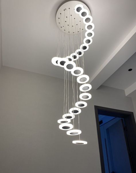 Lustre de teto led acr￭lico L￢mpadas penduradas de ouro de luxo para escadas modernas redondas de lumin￡rias pendentes de longa e redonda