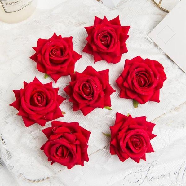 Fiori decorativi 100PCS Matrimonio artificiale Ghirlande di Natale Rose di seta Testa Accessori da sposa all'ingrosso Liquidazione Home Decor