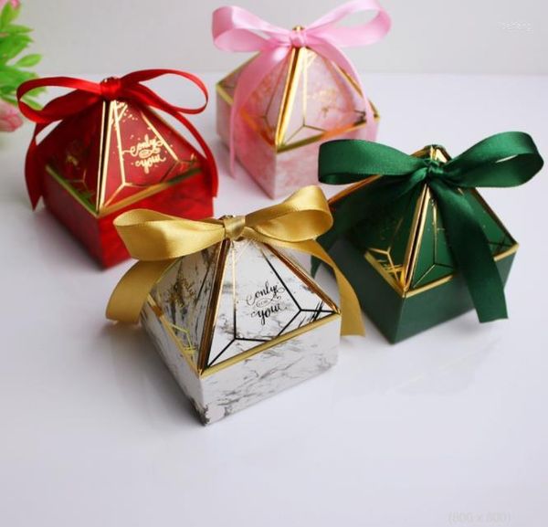 Confezione regalo Marry Candy Box Nastro di seta a forma di pagoda Diamanti Modello di ritorno Scatole di imballaggio piccole e grandi SN2054
