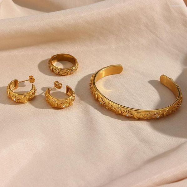 Brincos de colar Conjunto 2022 Lua vintage Shiny Zircon Sun Star Padrão de abertura Bangle 18K Rings à prova d'água de ouro para mulheres diariamente