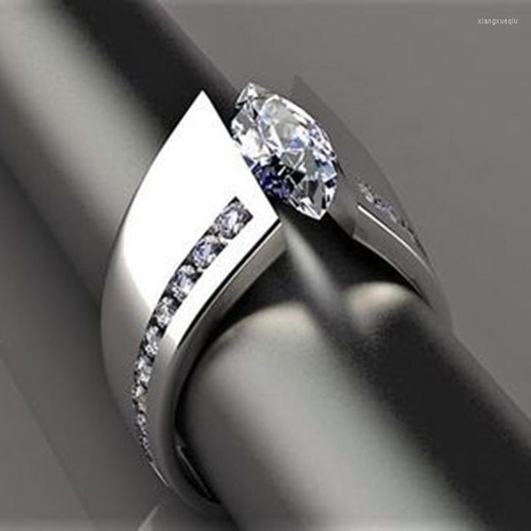 Fedi nuziali Moda 2022 Brillante Hip Hop Cool Finger per donna Uomo Luxury Horse Eye Shape White Zircon Ring Jewelry Z4P126