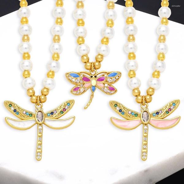 Colares pendentes Flola Gold Batings Bands Dargonfly for Women Multicolor Cz Crystal White Pérola Colar Jóias Dainty Gifts NKEB594