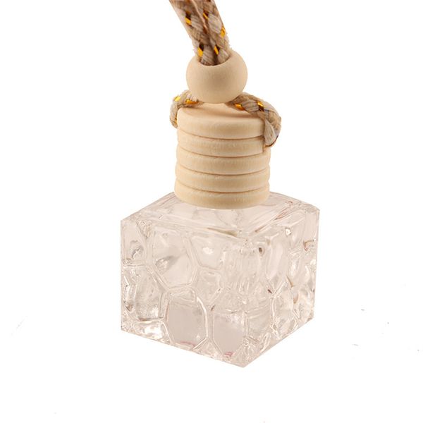 Bottiglia di profumo 8ml Cube design Car Hanging Bottiglie di profumo Olio essenziale Fragranza Ciondolo Ornamenti Deodorante Diffusore Vetro vuoto XB1