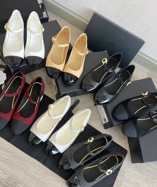 Designer Mary Jane Shoes Feminino Fivela salto grosso Senhoras 2022 novo tecido feitiço cor preto e branco Feminino férias sapatos de couro liso