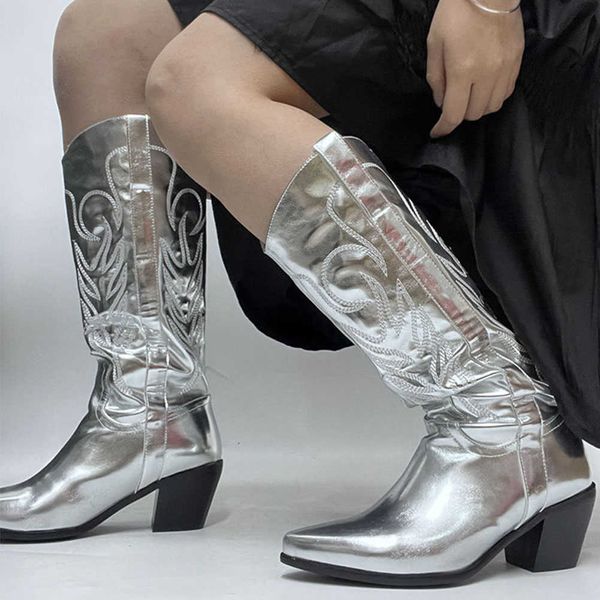 Stivali Cowgirl Women Western Boots 2022 Brand New Fashion Cool Cowboy Women Stivali al ginocchio Scarpe comode da donna di grande qualitàG221111