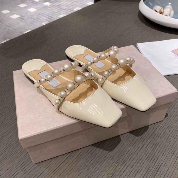 Sandali Aurelie dal design di lusso Cintura di perle da donna Scarpe con tacco spesso a testa tonda di marca di lusso Estate da passeggio sexy