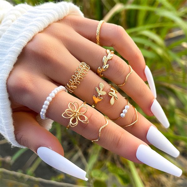 Set di anelli con fiori dell'onda della Boemia per le donne Anelli con nocche a catena in metallo con perla geometrica vintage 2022 regalo di gioielli alla moda