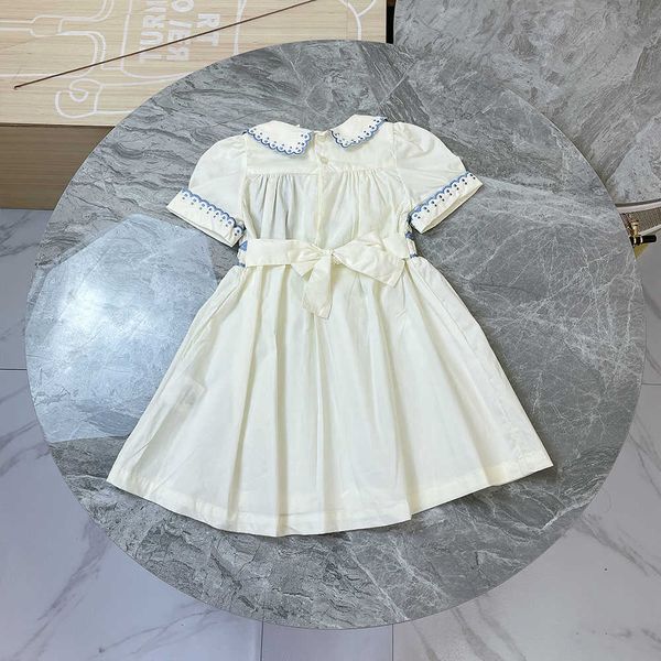 Hochwertiges Design für Sommerkleidung, Mädchen-Schwerindustrie-Stickerei, Babykragen-Kleid, schöner, edler Satinrock, hochwertige Kinderkleidung