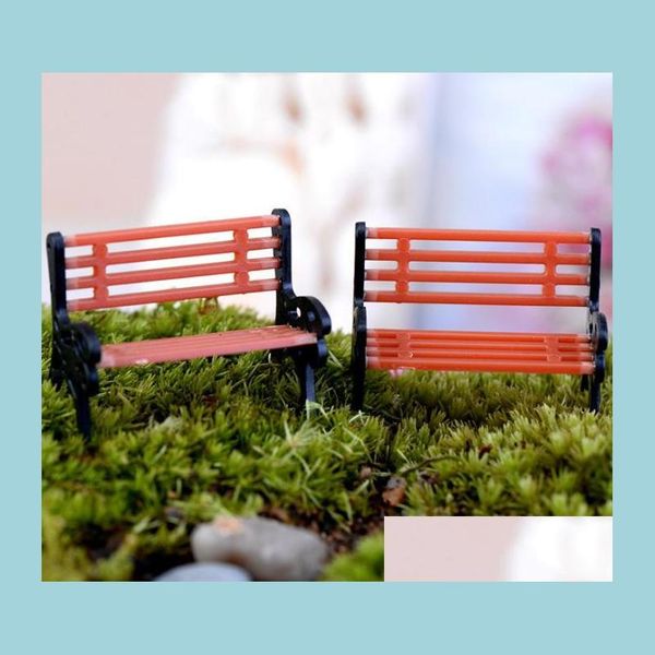 Decorazioni da giardino Artigianato 50Pcs Mini Panchine da parco moderne Miniature Fairy Garden Miniature Accessori Giocattoli per casa delle bambole Cortile Dhslc