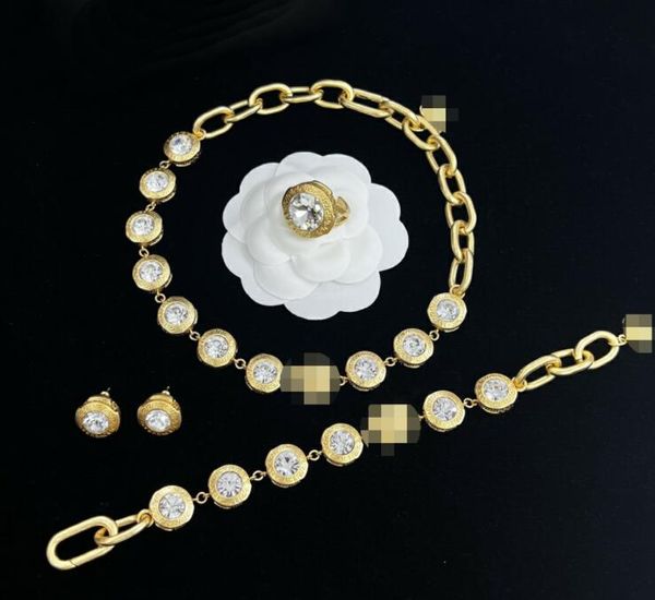 Collane di design di lusso di moda Set di orecchini Banshee Testa di medusa Ritratto Cuore blu pieno di diamanti Ciondolo Gioielli da donna Regali MS1 --01