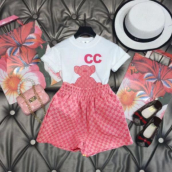 23 conjuntos de roupas de grife de luxo camiseta infantil rosa camelo monograma shortst moda marca de moda britânica verão tesouros infantis e meninas algodão duas peças