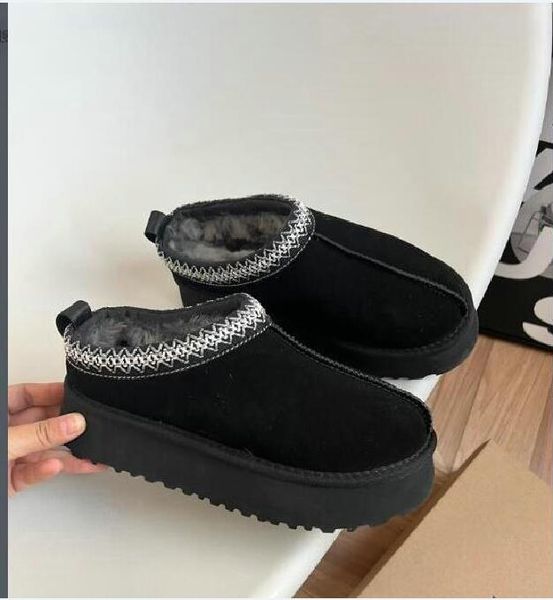 Australia Donna Scarponi da neve Designer Vera pelle Stivali di pelliccia pigri Fondo spesso Scarpe invernali con plateau Scarpe Slip-on Stivaletti caldi Castagna nero Marrone chiaro