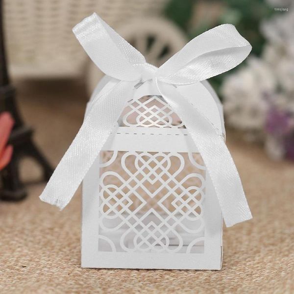 Geschenkpapier 50 teile / satz Mini Hollow Out Candy Box Blumenmuster Weißes Perlenpapier Lasergeschnittene Hochzeitsbevorzugung für Geburtstagsfeier