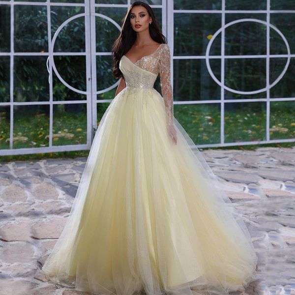 Vestidos de baile amarelo claro mangas compridas vestidos de noite de lantejoulas v varredura de decote de decote de decote plissado tulle special ocasky desgaste formal