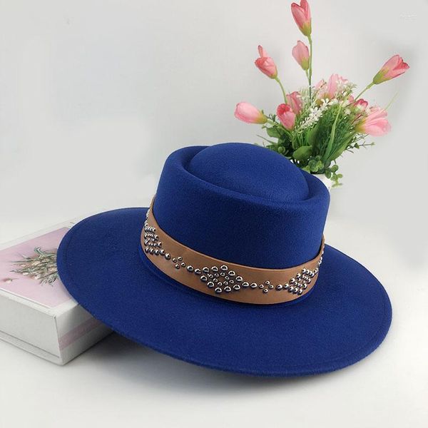 Berets Breiter Nietengürtel Einfarbige Hüte Für Frauen Krempe Fedora Cap Männer Panama Jazz Trendy Leder Schnalle Top Hut