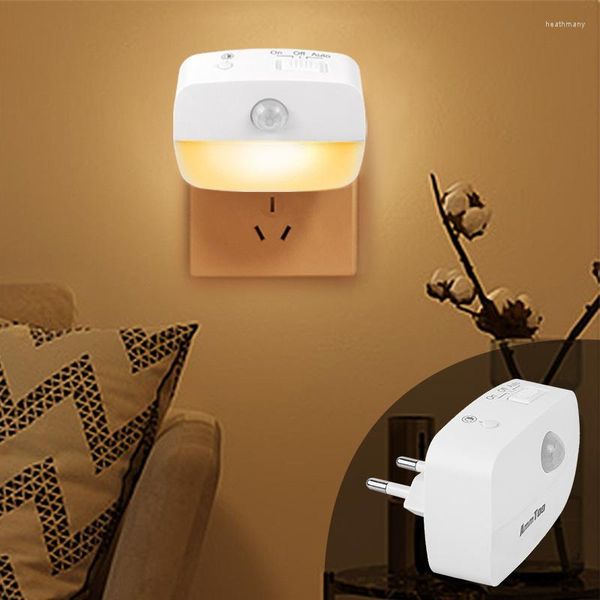 Luci notturne Lampada con sensore di movimento a luce LED Bianco caldo Sotto l'armadio Armadio Guardaroba Camera da letto Cucina Scale Illuminazione Puck