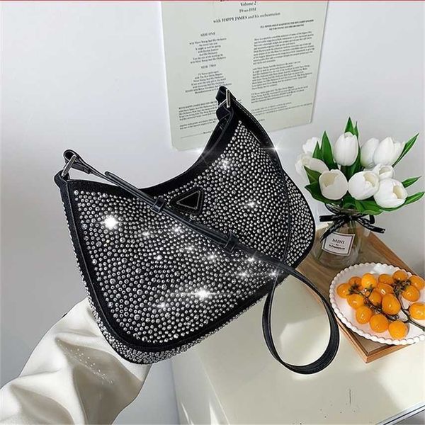 Purse feminina 2022 Primavera e verão Nova axila cheia de diamante Frill Belt Sling One ombro Bolsa de Bolsa de Manutenção de Mulheres de Bola de Dinnerto Black Sexta -feira WHPG