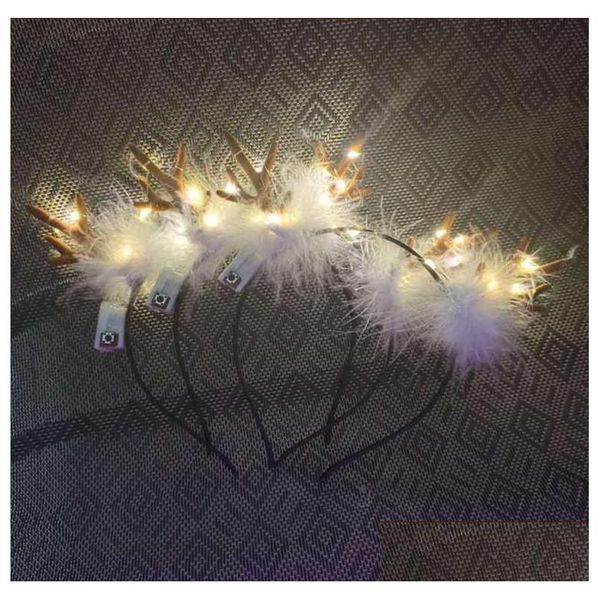 Cappelli da festa Led Fluffy Feather Antlers Fascia per capelli Natale Incandescente Light Up Lampeggiante Orecchie di cervo Fascia per capelli Costume Fancy Cosplay Party De Dh6Kf