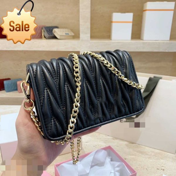 Bolsas de ombro de designer de luxo femininas novas saídas plissadas MIU Moda de moda de alta aparência nivelamento tudo o que é simples, fábrica de bolsas crossbody vendas diretas