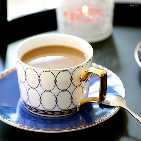 Tazze Piattini Tazza da tè bianca nordica Ceramica Creativo Moderno Elegante Set pomeridiano Caffè Unico Koffie Kopjes Home Drinkware EI50BD