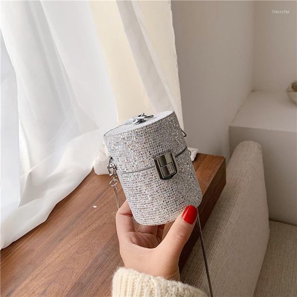 Bolsas de noite Bling Crystal Clutch Bag Women 2022 Designer de luxo coreano Green Rhinestone Bucket ombro Festa de casamento Senhoras