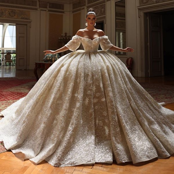 2023 Abiti da sposa in pizzo pieno Abiti da sposa Splendido abito da ballo di Dubai che borda arabo con spalle scoperte Chiesa Vestido de Noiva wly935