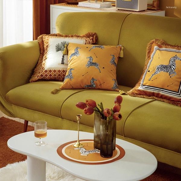 Casa de travesseiro Decoração de luxo italiano Caso decorativo de arte moderna amarelo zebra impressão de veludo cadeira de sofá macio cusina