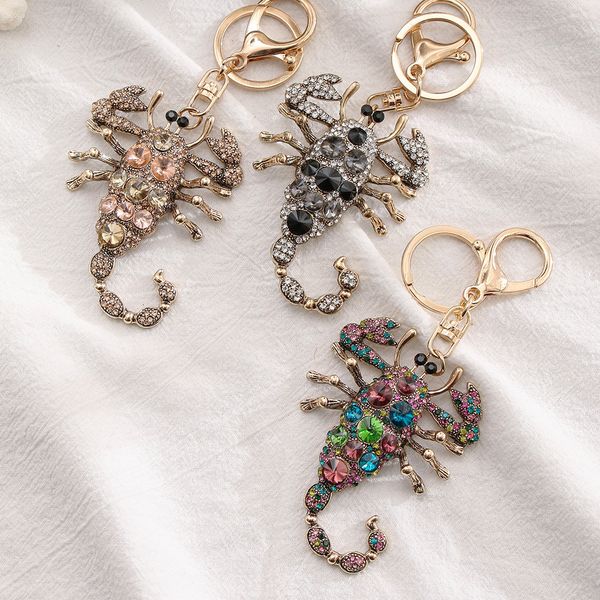 Creative Cute de desenho animado Escorpi￣o Pingente de chaves pendentes de liga oca de amarra￧￣o Animal Kicchains Acess￳rios de joias pequenos presentes