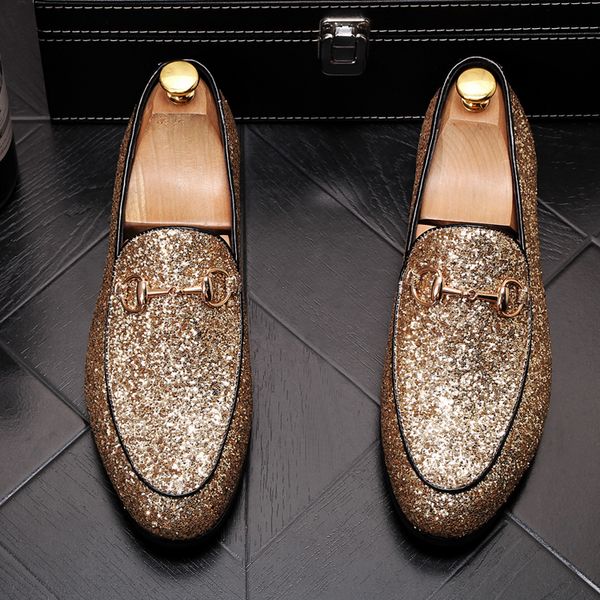 Scarpe estive da uomo a punta in pelle firmate Mocassini con un piede pedali pigri moda uomo con paillettes parrucchiere da uomo nozze d'oro