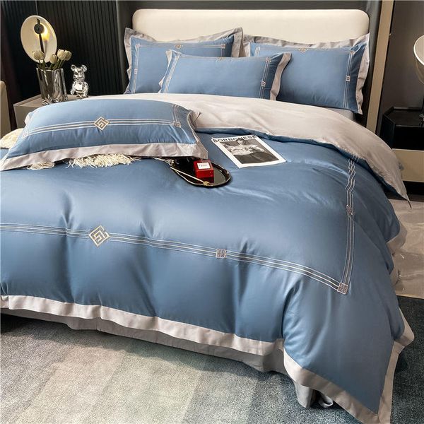 Set biancheria da letto di lusso in cotone egiziano Ricamo grigio blu Trapunta / copripiumino per hotel Federe per lenzuola piatte Biancheria da letto tinta unita Tessili per la casa Queen King Size