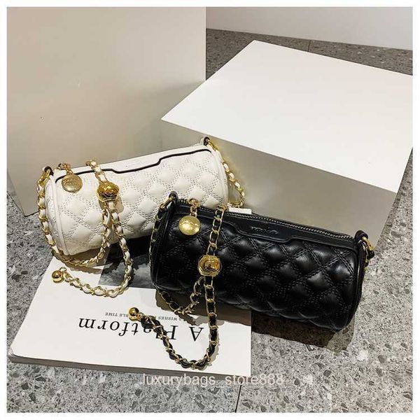 Borse di design all'ingrosso con sconto del 95% da donna High Texture Small Fragrant Barrel 2023 Nuovo telefono cellulare sotto le ascelle Golden Ball Chain Single Shoulder Messenger