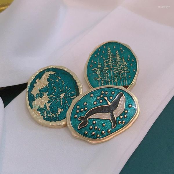 Broches design vintage whale cair ocebal floresta noite céu broch