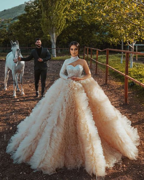 Abiti da sera con collo asimmetrico argento di lusso Abiti da festa in tulle a strati con volant Abito formale da ballo gonfio Robe De Soiree