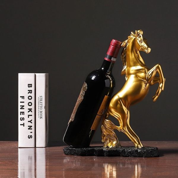 Portabottiglie da tavolo Artigianato creativo Resina Supporto per vino rosso Telaio Cavallo d'oro Decorazione domestica Resina ornamentale Arte Scultura Figurine Decorazioni per la casa Regalo 221121