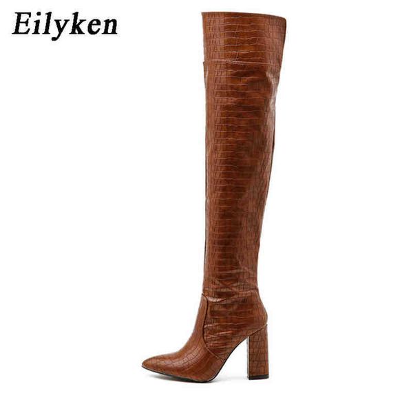 Stivali 2023 Nuove donne stile Chunky Stivali tacco alto Scarpe firmate Stivaletti lunghi in pelle microfibra sopra il ginocchio Botas De Mujer 220913