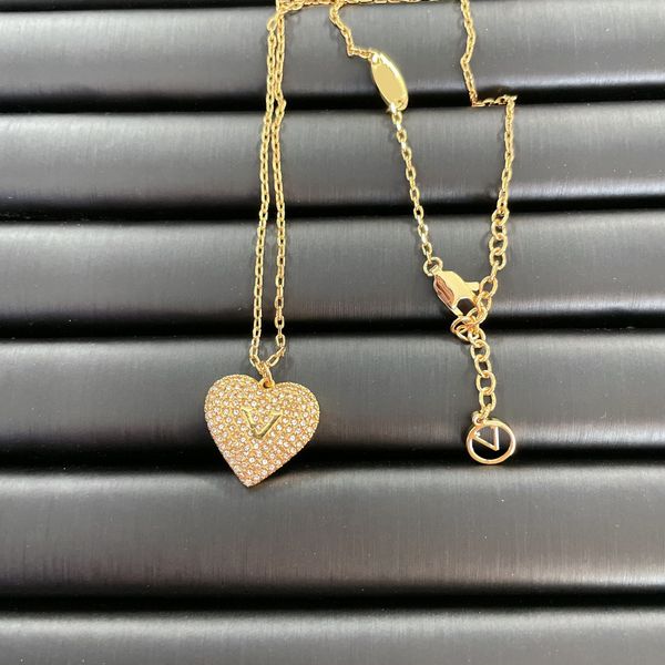 Gioielli di design Collana d'amore collane di designer di lusso catena d'oro semplici collane con ciondolo catene per gioielli da donna regalo buono bello