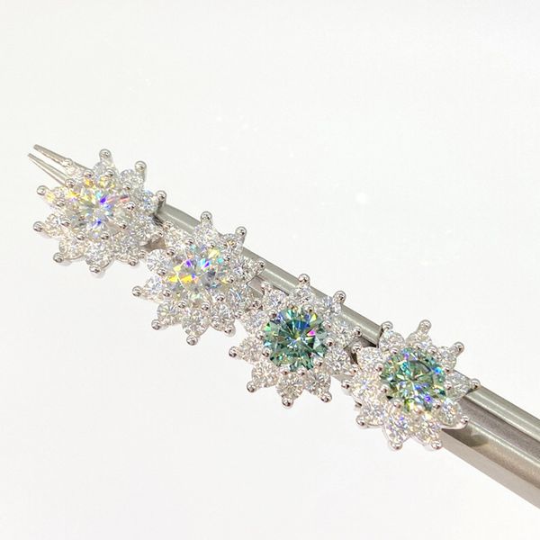 Nuova moda placcato oro bianco S925 argento sterling Bling Moissanite diamante orecchini girasole borchie bel regalo per gli amici