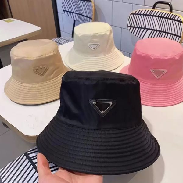 Erkek tasarımcı kova şapkası pembe beyaz siyah beanie şapkalar kadın beyzbol şapkası geniş ağzına kadar kötü şapka dört mevsim balıkçı sunhat unisex açık gündelik moda üstünde ve onun