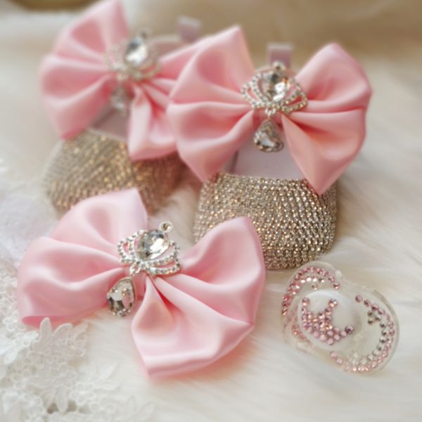 Primeiro Walkers Dollbling Nascido 3 Peças Conjunto de presentes de luxo Banda da cabeça Rosa Pink Lolita Crown Diamond Jewels Layette Sparkly Ballet 221122