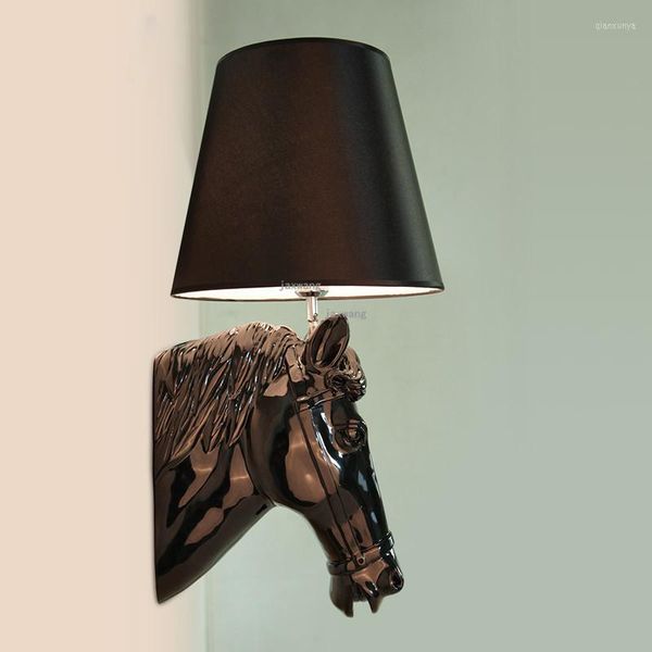 Lampada da parete moderna LED in resina da comodino Loft Sconce Creative Horse Head Design Light Apparecchi di illuminazione per bagno