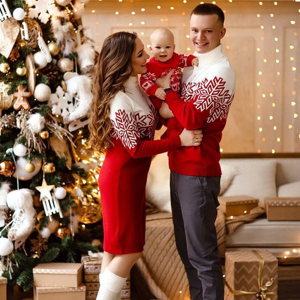 Familie Passende Outfits Winter Weihnachten Vater Kinder Warme Rollkragenpullover Schneeflocke Muster Mutter Strickkleid Weihnachten 221122