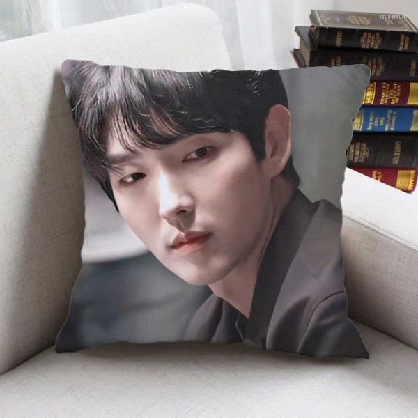 Pillow ídolo coreano Lee Jun Ki HD Poster Duas fatos de travesseiro impresso Drama de TV Flowers of Evil Stills Po Picture Car Cobra